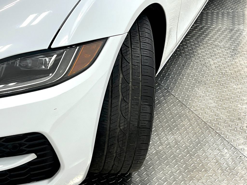 Used 2020 Jaguar XE S RWD image 36
