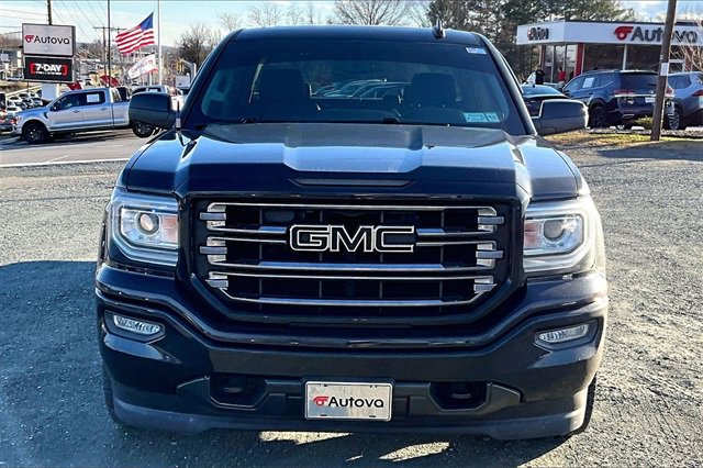 Used 2018 GMC Sierra 1500 SLT w/ Black Pack image 7
