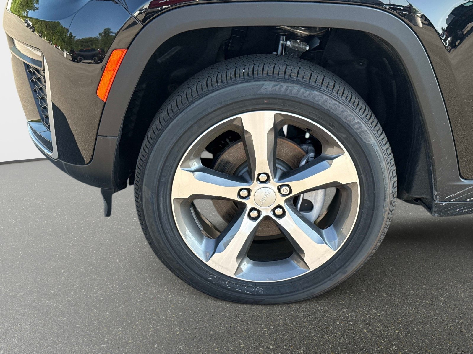 New 2026 Jeep Grand Cherokee Limited w/ Trailer Tow Package AWD/4WD image 11