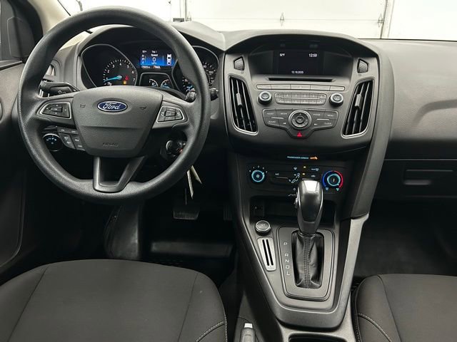 Used 2016 Ford Focus SE w/ SE Power Seat Package image 24