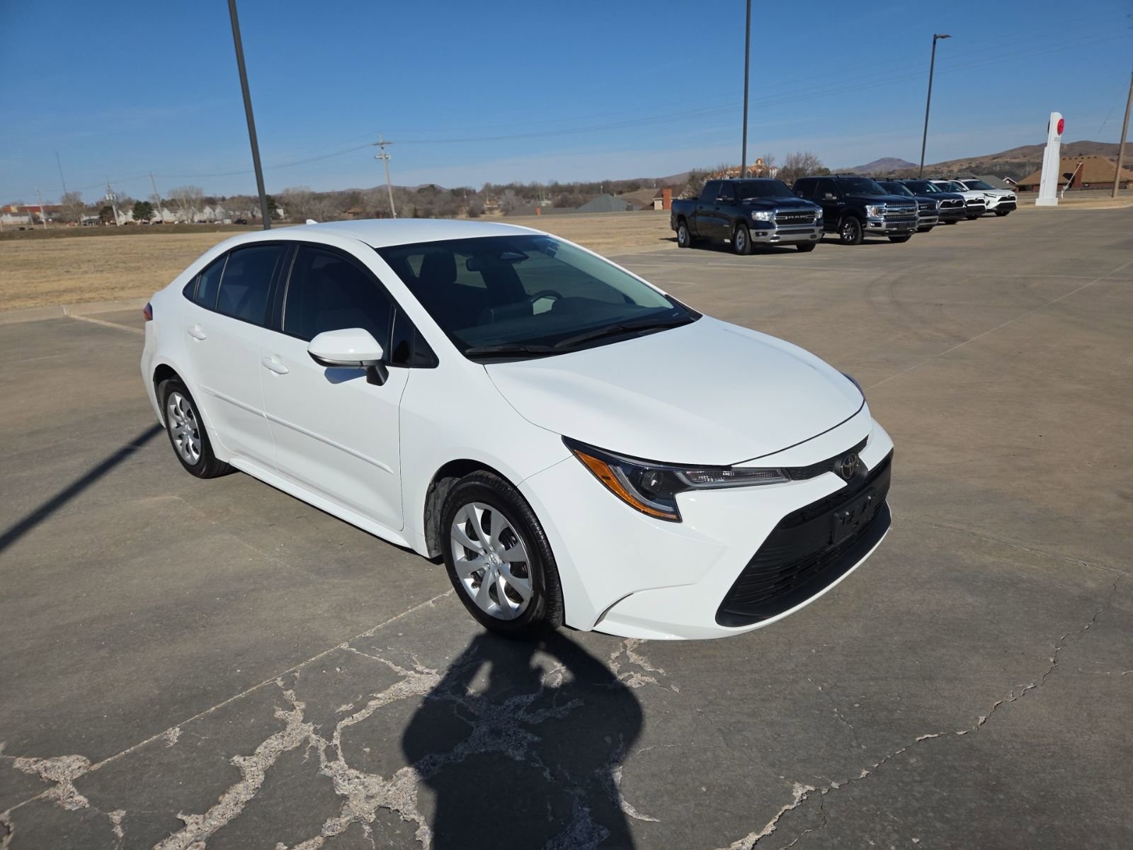 Used 2024 Toyota Corolla LE image 3