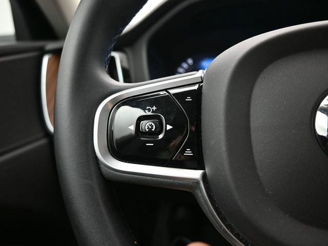 Certified 2023 Volvo XC60 B5 Plus image 25