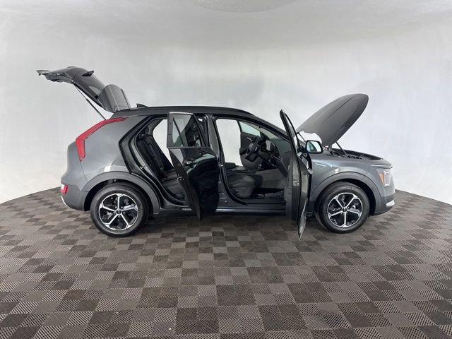 Certified 2025 Kia Niro EX image 15