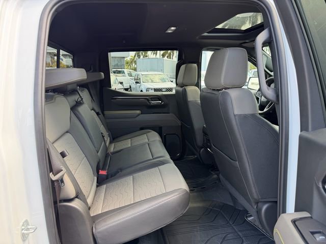 Used 2023 Chevrolet Silverado 1500 ZR2 w/ Technology Package AWD/4WD image 18