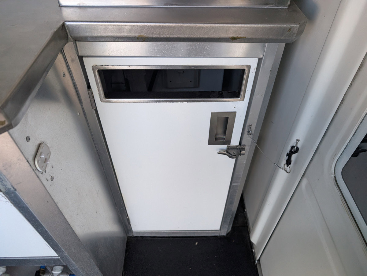 Used 2021 Mercedes-Benz Sprinter 4500 w/ Parking Package image 38