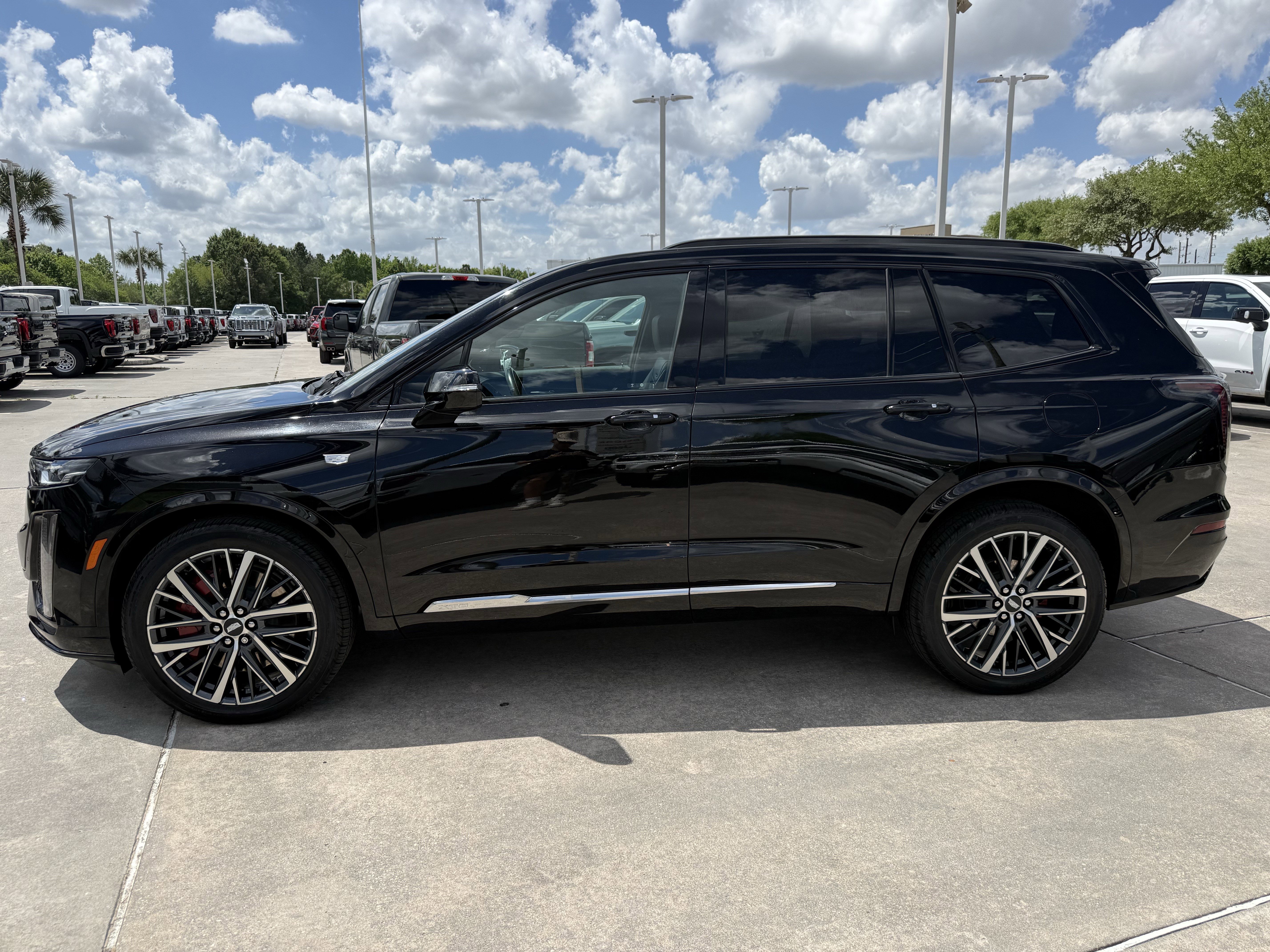 Used 2023 Cadillac XT6 Sport AWD/4WD image 8