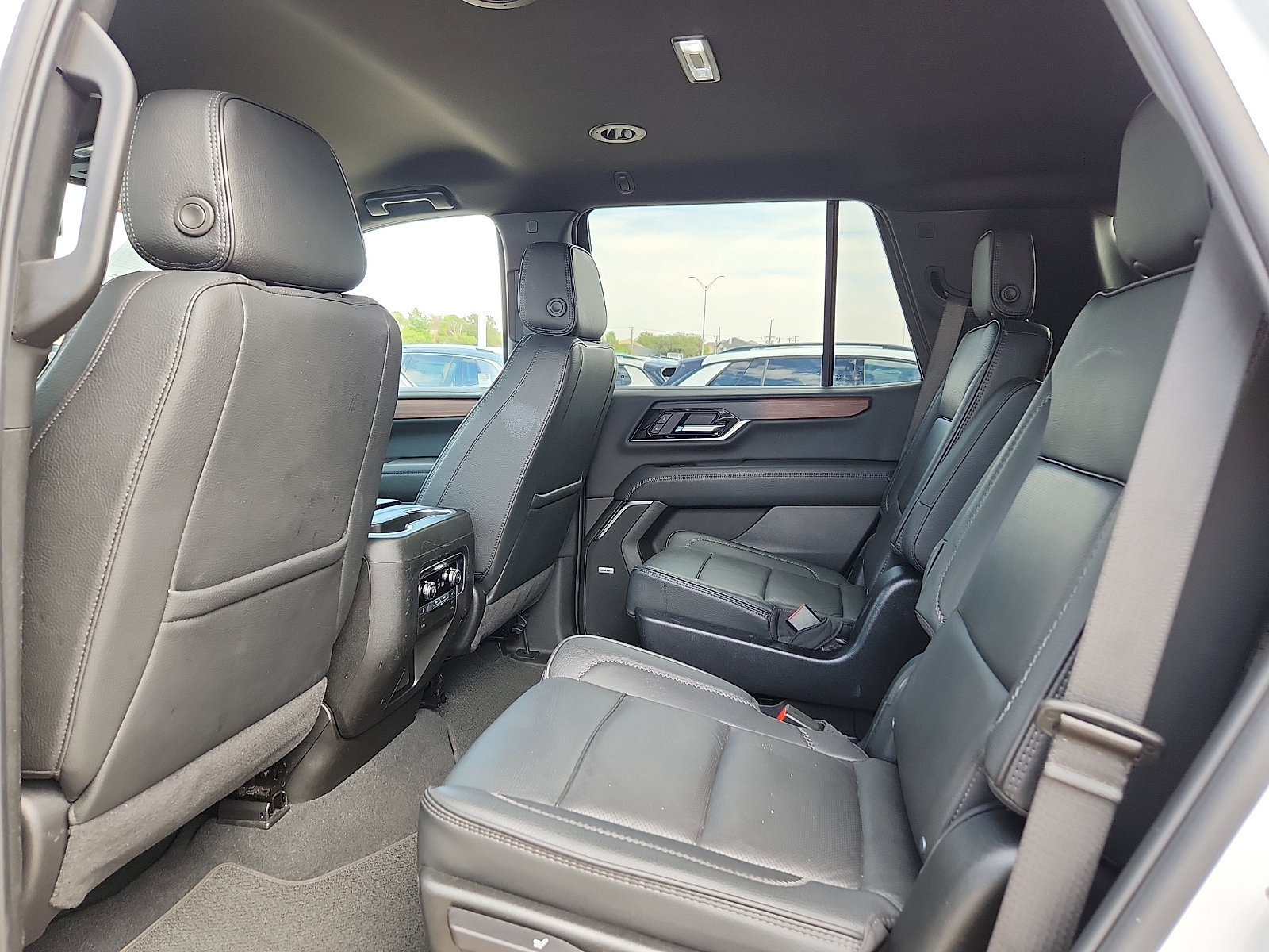 Used 2025 GMC Yukon Denali AWD/4WD image 11