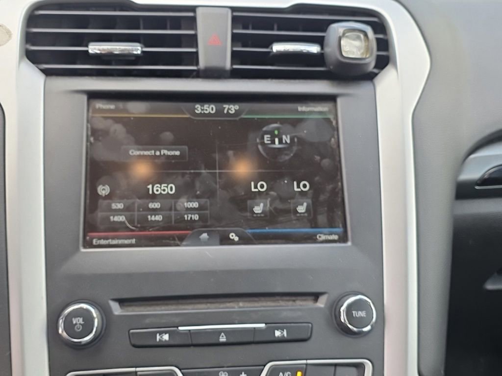 Used 2016 Ford Fusion SE AWD/4WD image 16