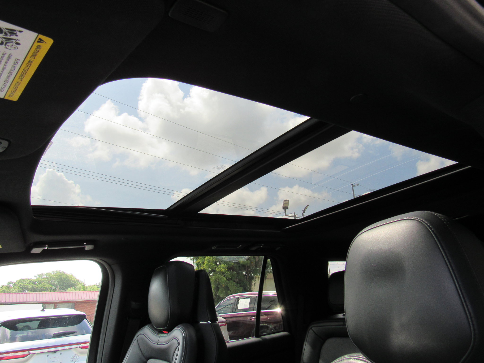 Used 2023 Lincoln Navigator Reserve image 16