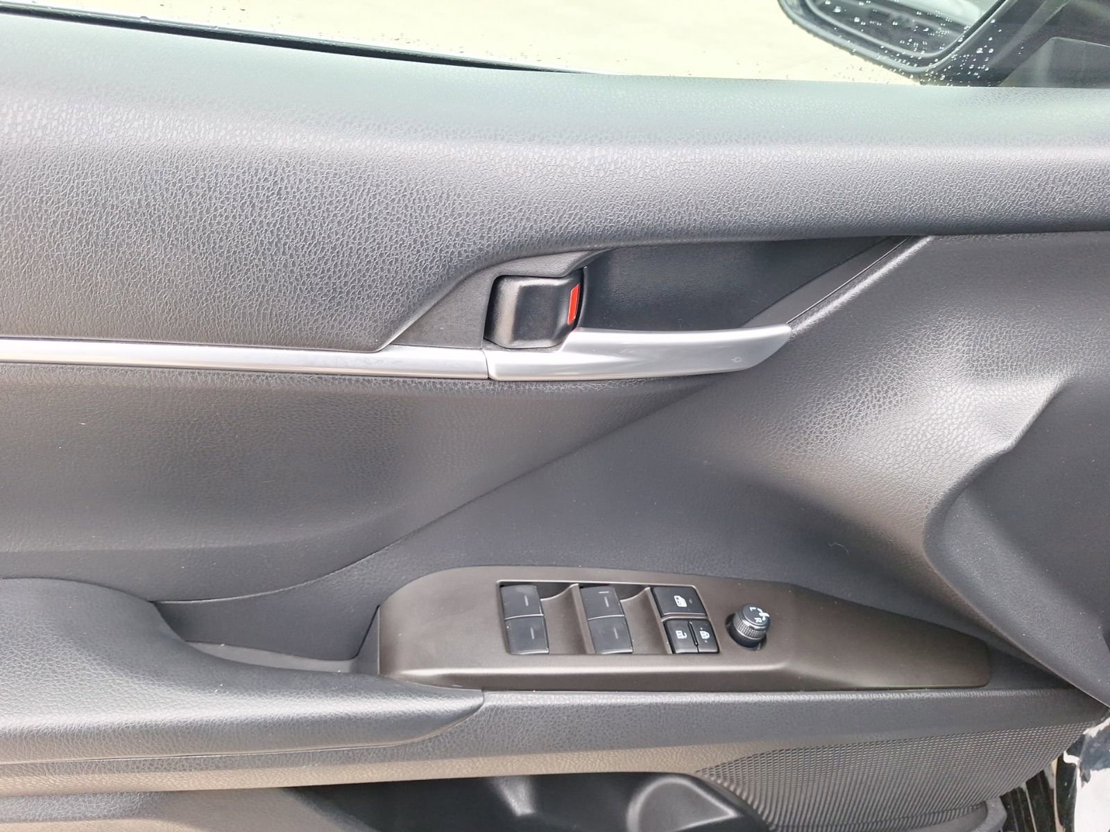 Used 2023 Toyota Camry SE w/ Convenience Package FWD image 16