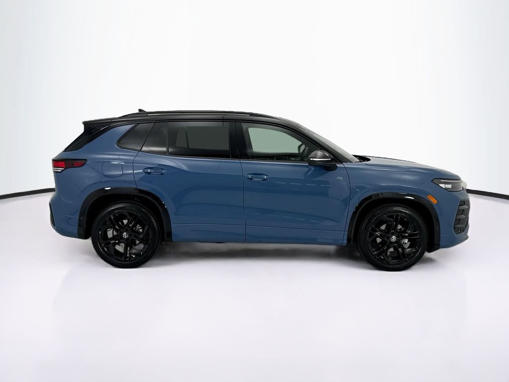 New 2026 Volkswagen Tiguan SE R-Line FWD image 4