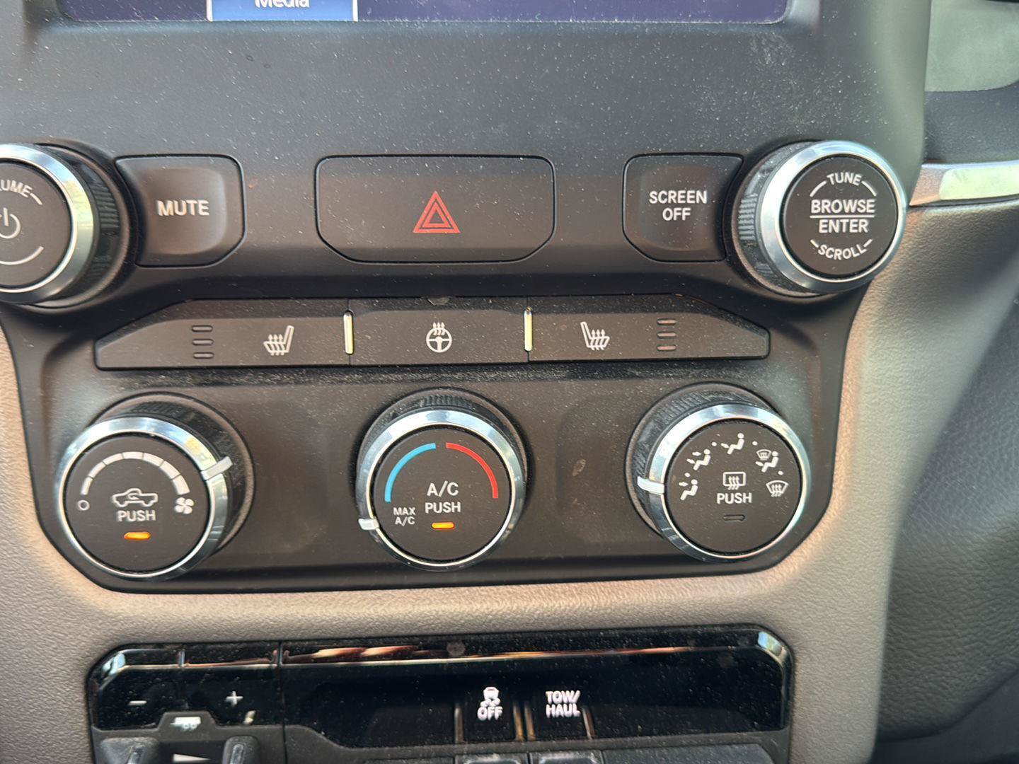 Used 2023 RAM 1500 Big Horn AWD/4WD image 17