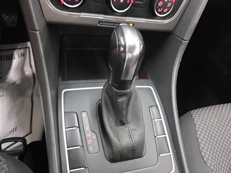 Used 2013 Volkswagen Passat 2.5 S FWD image 18