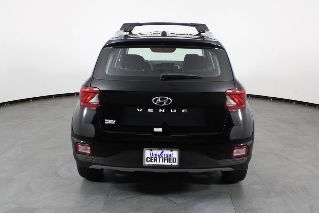 Certified 2026 Hyundai Venue SEL FWD image 11