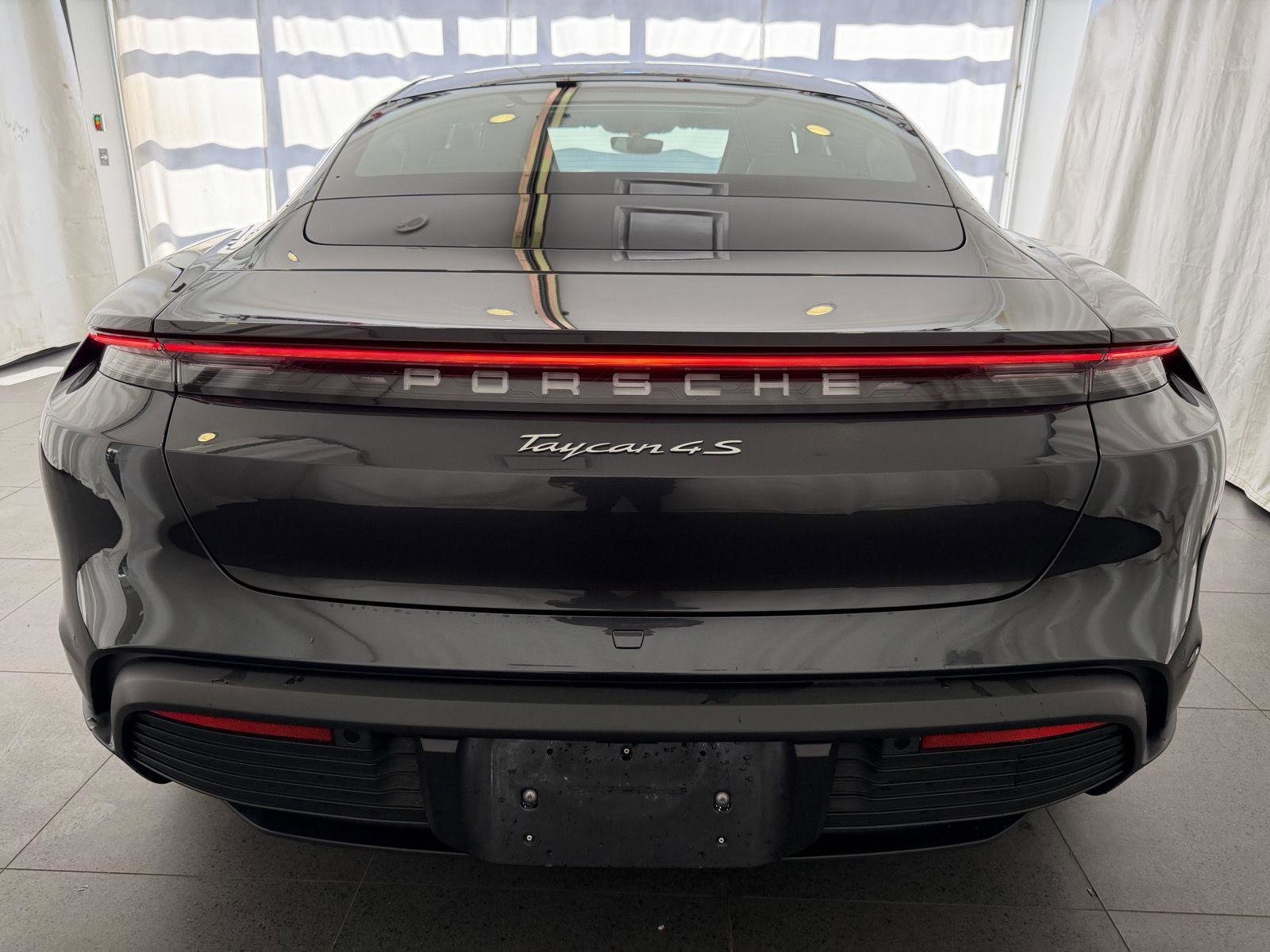 Used 2021 Porsche Taycan 4S image 8