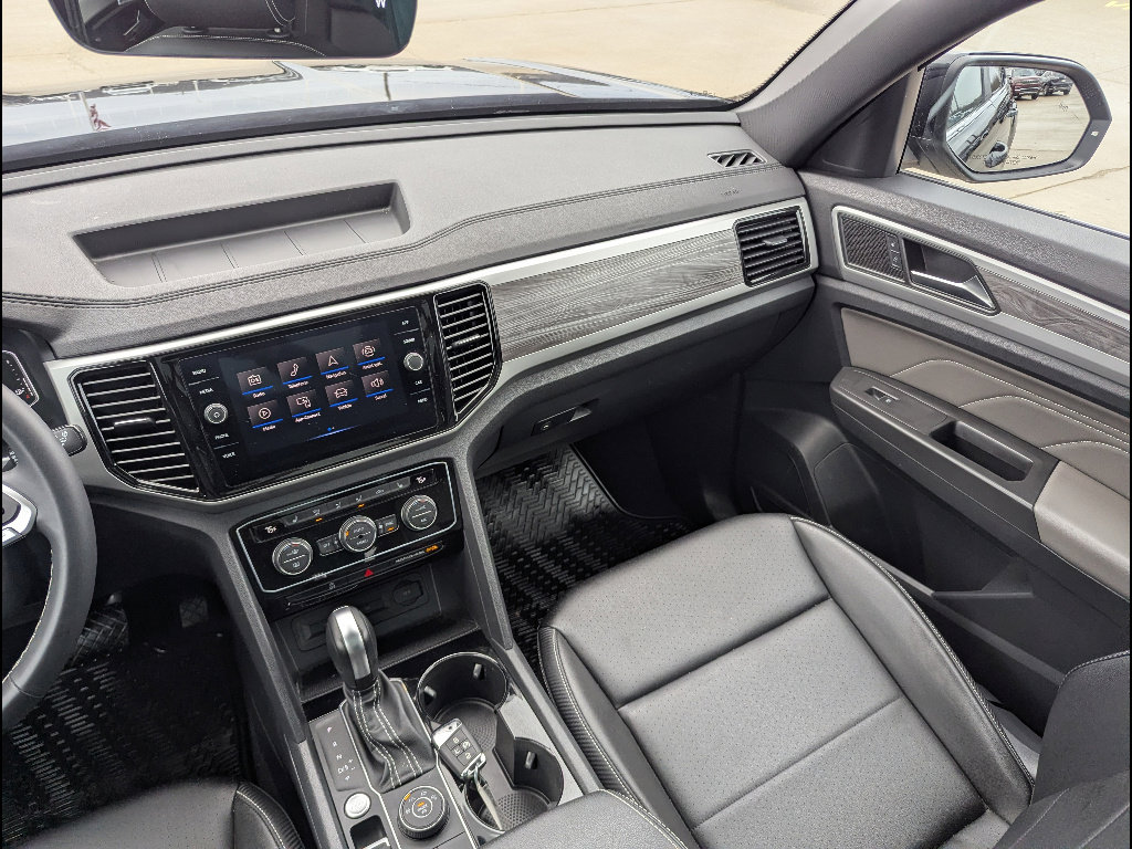 Used 2023 Volkswagen Atlas Cross Sport SE image 28