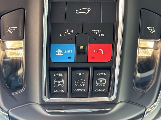 Used 2024 Jeep Grand Cherokee Limited w/ Black Appearance Package image 26