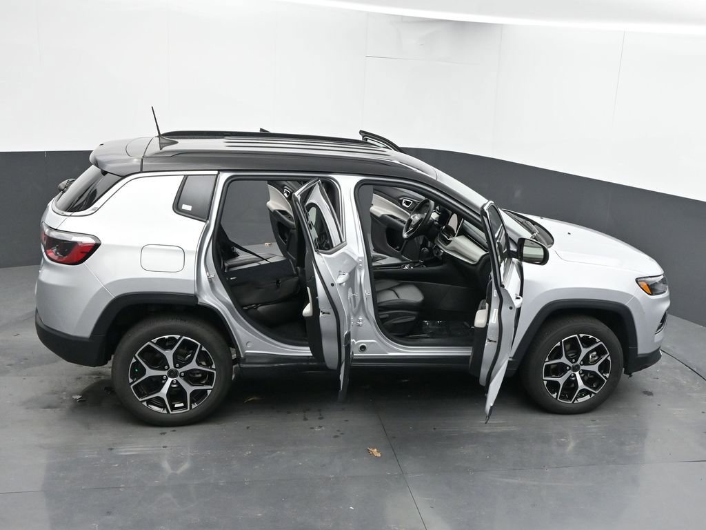 Used 2025 Jeep Compass Limited AWD/4WD image 69