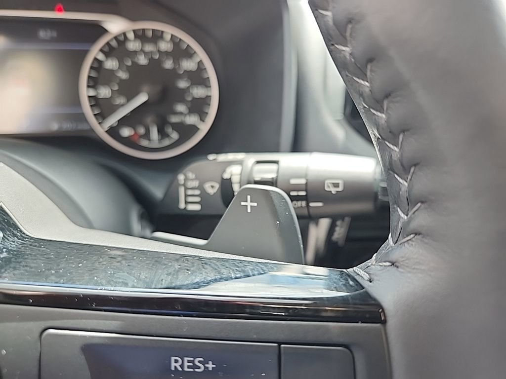 Used 2023 Nissan Rogue SL w/ SL Premium Package image 38