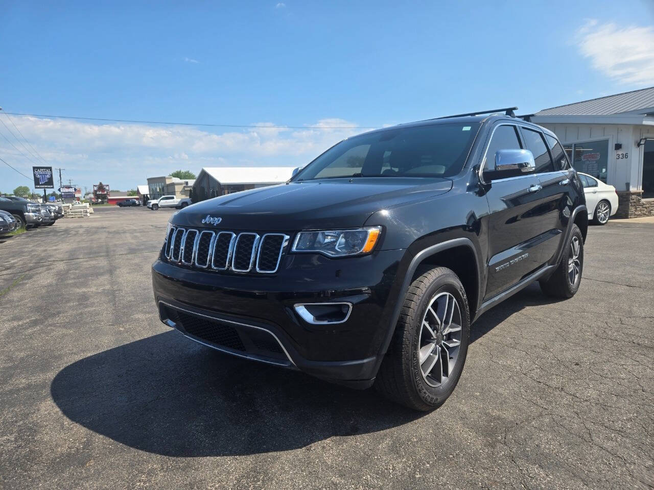 Used 2019 Jeep Grand Cherokee Limited AWD/4WD image 1