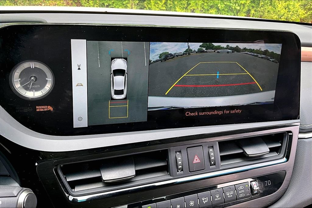 Used 2025 Lexus ES 300h w/ Technology Package FWD image 11