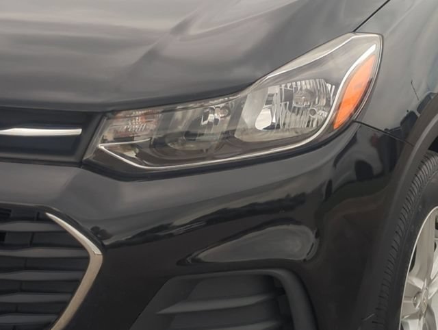 Used 2022 Chevrolet Trax LS w/ Tint and Cruise Package AWD/4WD image 9