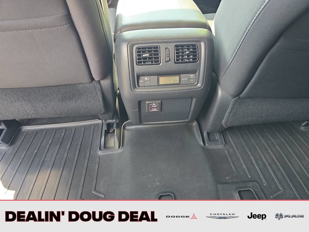 Used 2018 Nissan Pathfinder S AWD/4WD image 24