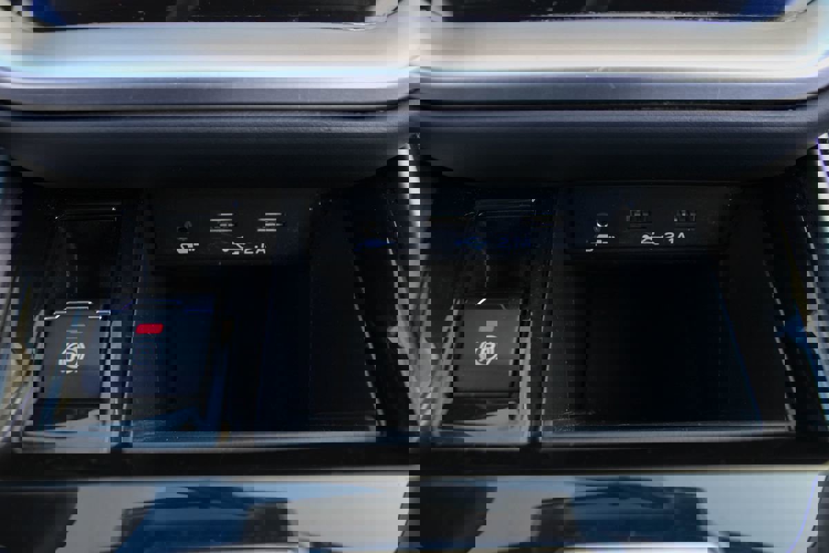 Used 2020 Subaru Legacy Premium image 32