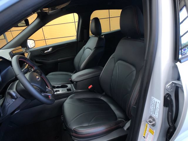 Used 2025 Ford Escape ST-Line Elite w/ Premium Technology Package AWD/4WD image 10