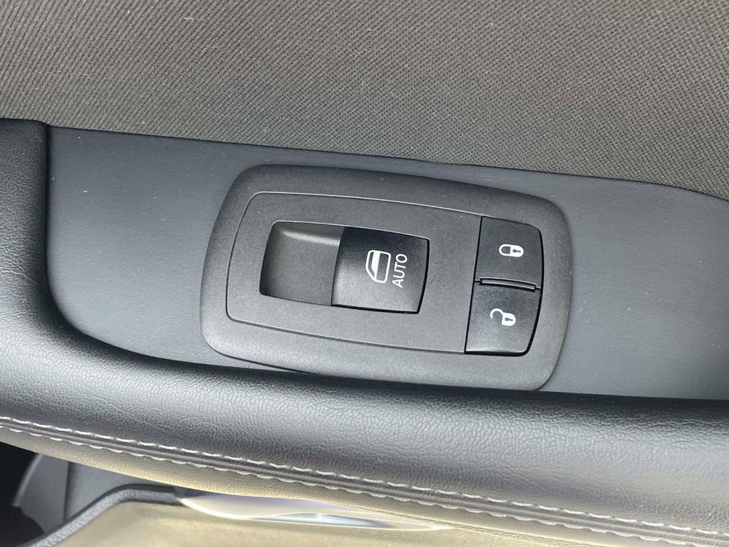 Used 2023 Dodge Challenger SXT w/ Blacktop Package image 14