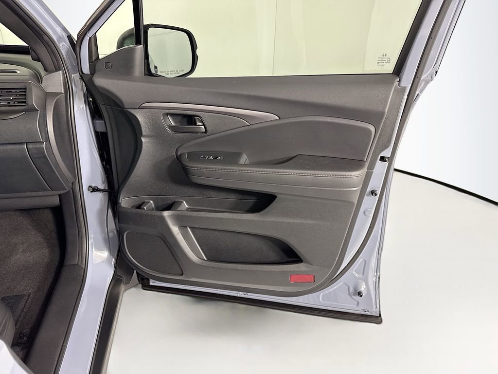 Certified 2023 Honda Passport TrailSport image 25