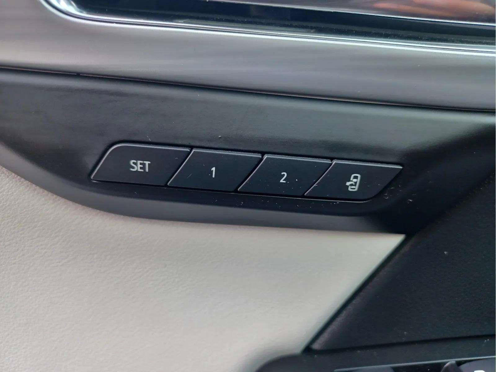 Used 2024 Buick Envision AWD Avenir image 13
