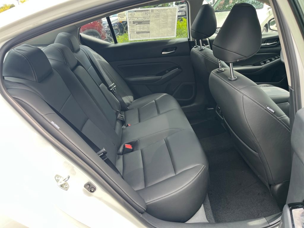New 2025 Nissan Altima 2.5 SL FWD image 17