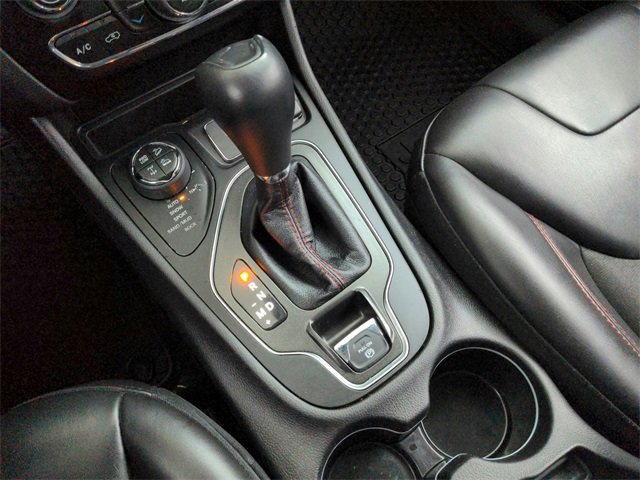 Used 2019 Jeep Cherokee Trailhawk w/ Cold Weather Group image 30