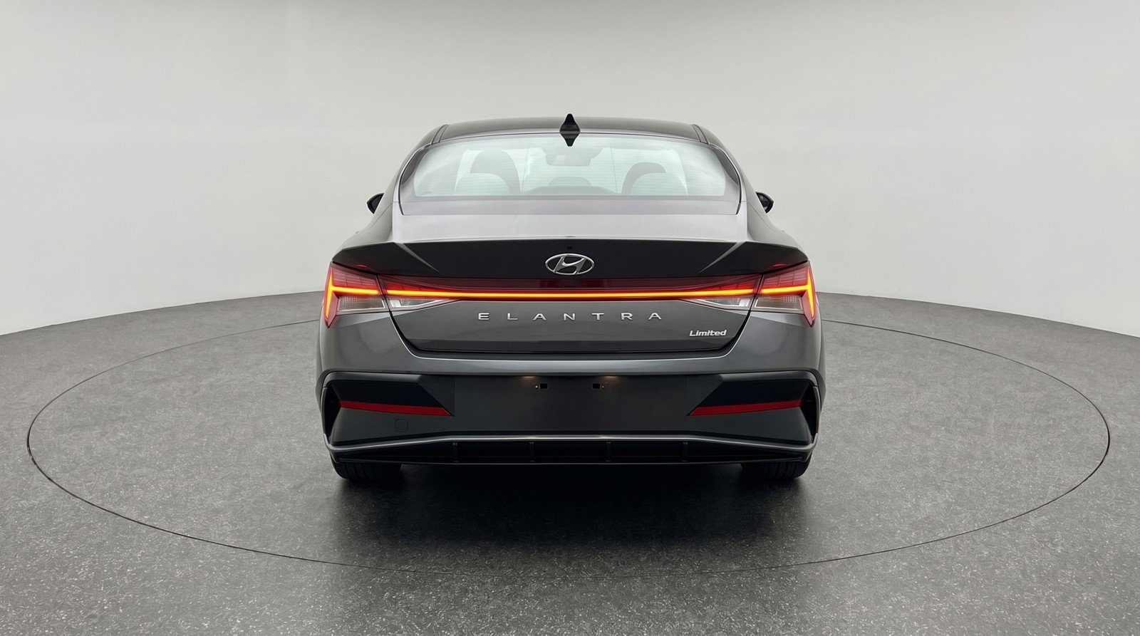 Used 2025 Hyundai Elantra Limited FWD image 7