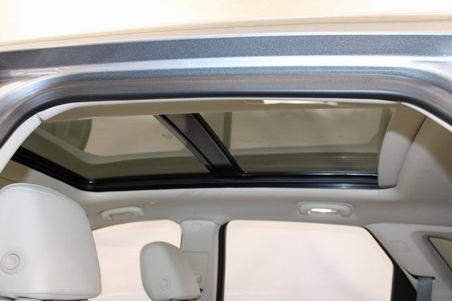 New 2025 Cadillac XT5 Premium Luxury w/ LPO, Floor Liner Package image 8