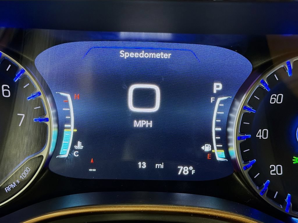 New 2027 Chrysler Pacifica Pinnacle w/ Theater Group AWD/4WD image 12