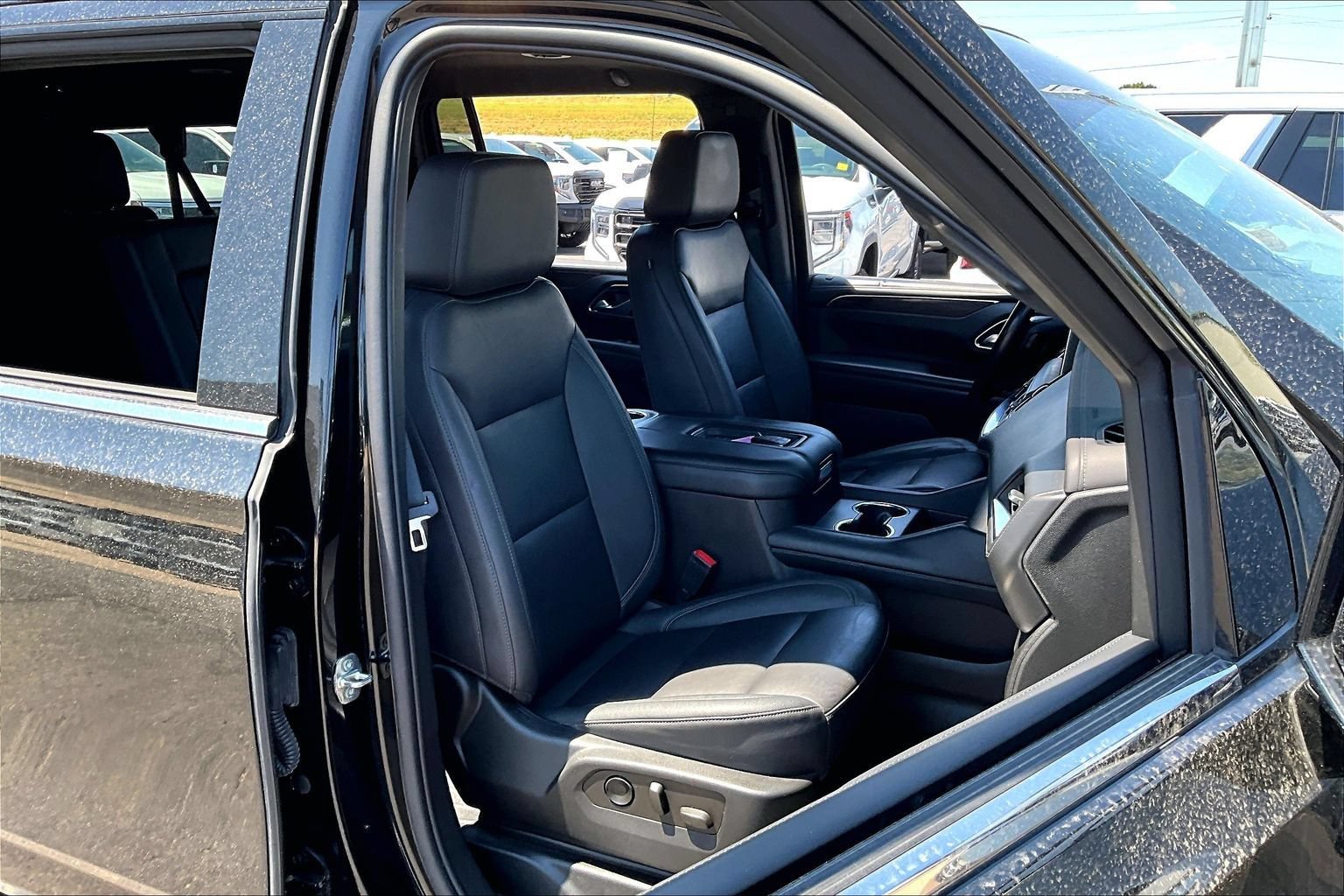 Used 2022 Chevrolet Suburban LT AWD/4WD image 7