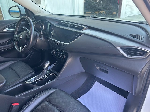 Used 2022 Buick Encore GX Essence image 9