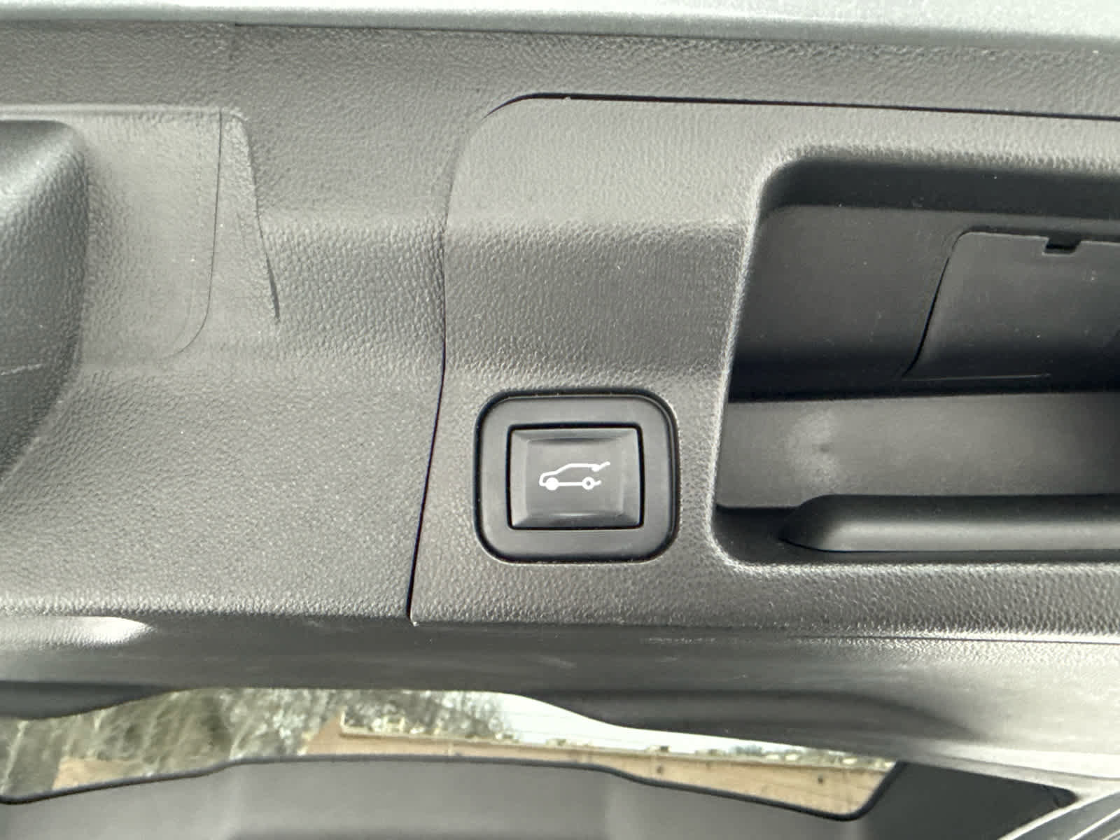 Used 2022 GMC Acadia AT4 w/ Technology Package image 8