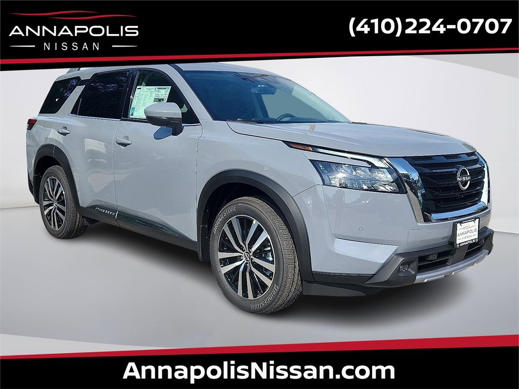 New 2025 Nissan Pathfinder Platinum w/ Cargo Package