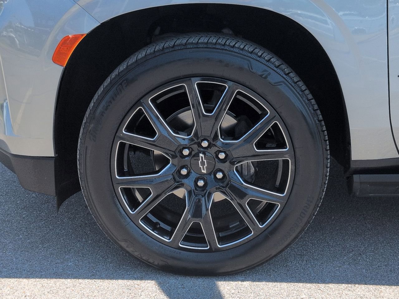 Used 2023 Chevrolet Tahoe Premier AWD/4WD image 34