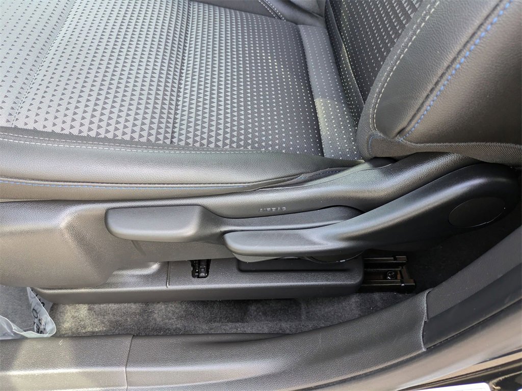 Used 2025 Chevrolet Trax LT w/ LT Convenience Package image 14