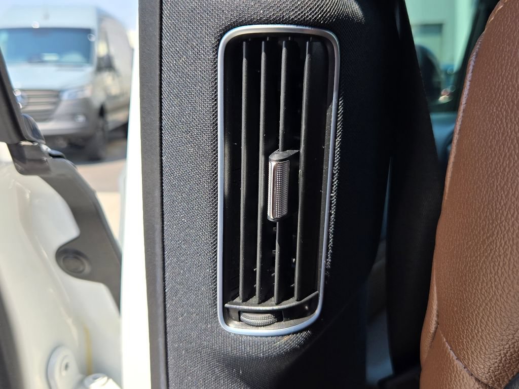 Used 2024 Mercedes-Benz GLS 450 4MATIC image 38
