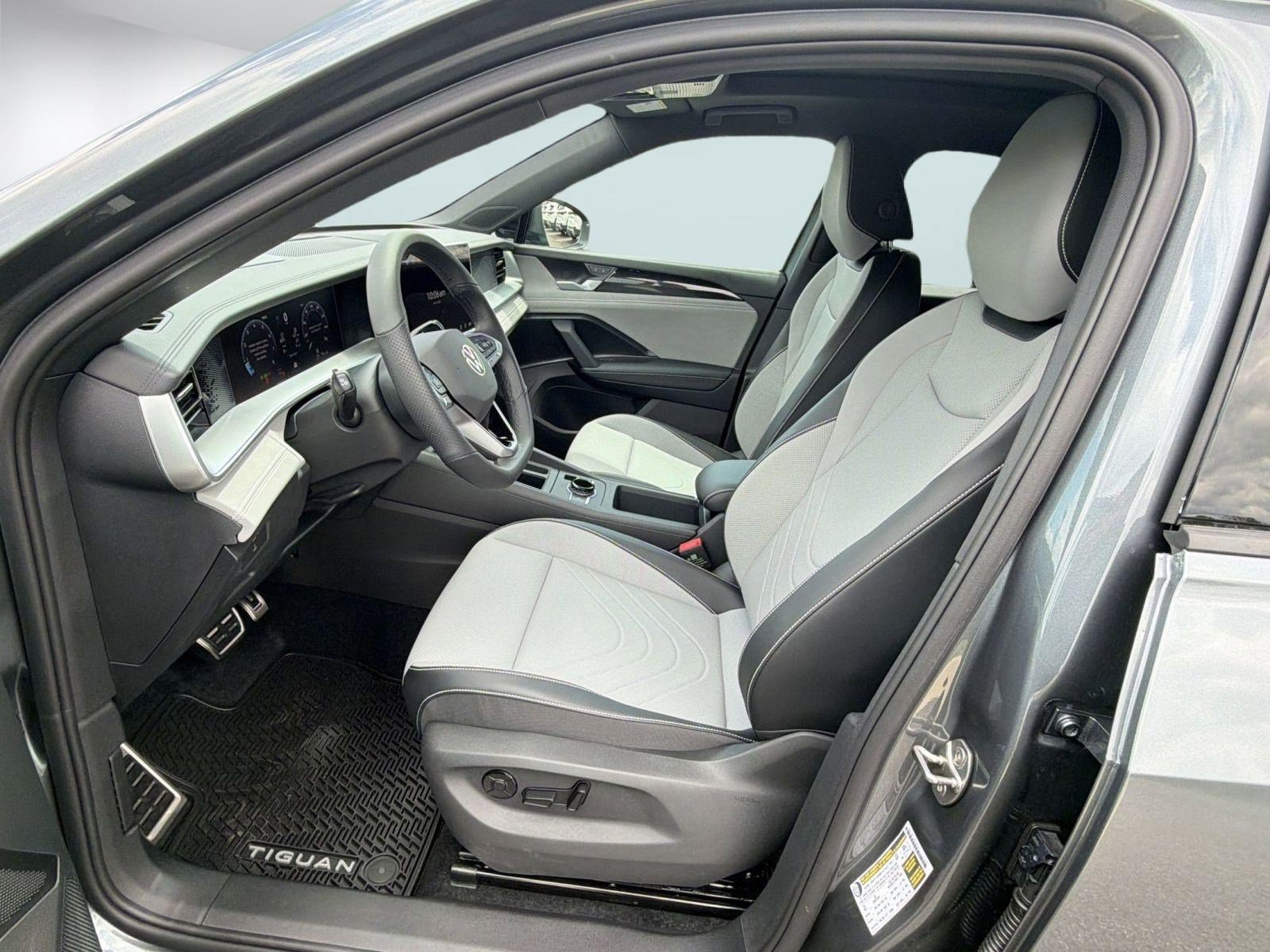 New 2026 Volkswagen Golf SE FWD image 5
