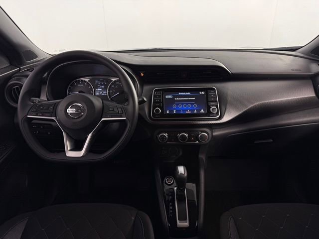 Used 2020 Nissan Kicks S image 24