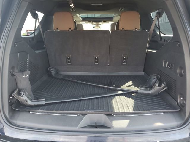 Used 2021 Chevrolet Suburban High Country w/ Premium Package AWD/4WD image 8