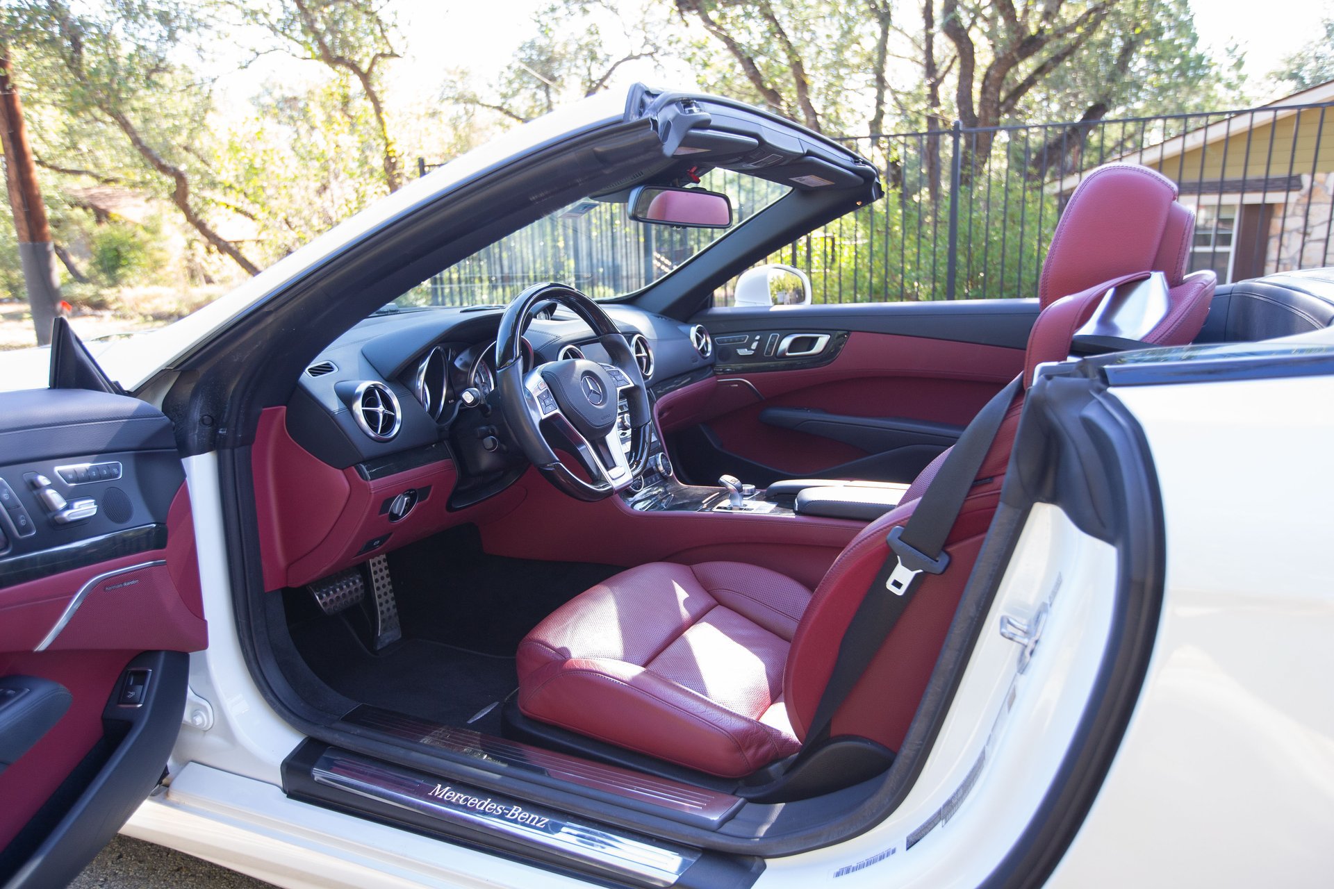 Used 2015 Mercedes-Benz SL 400 image 25