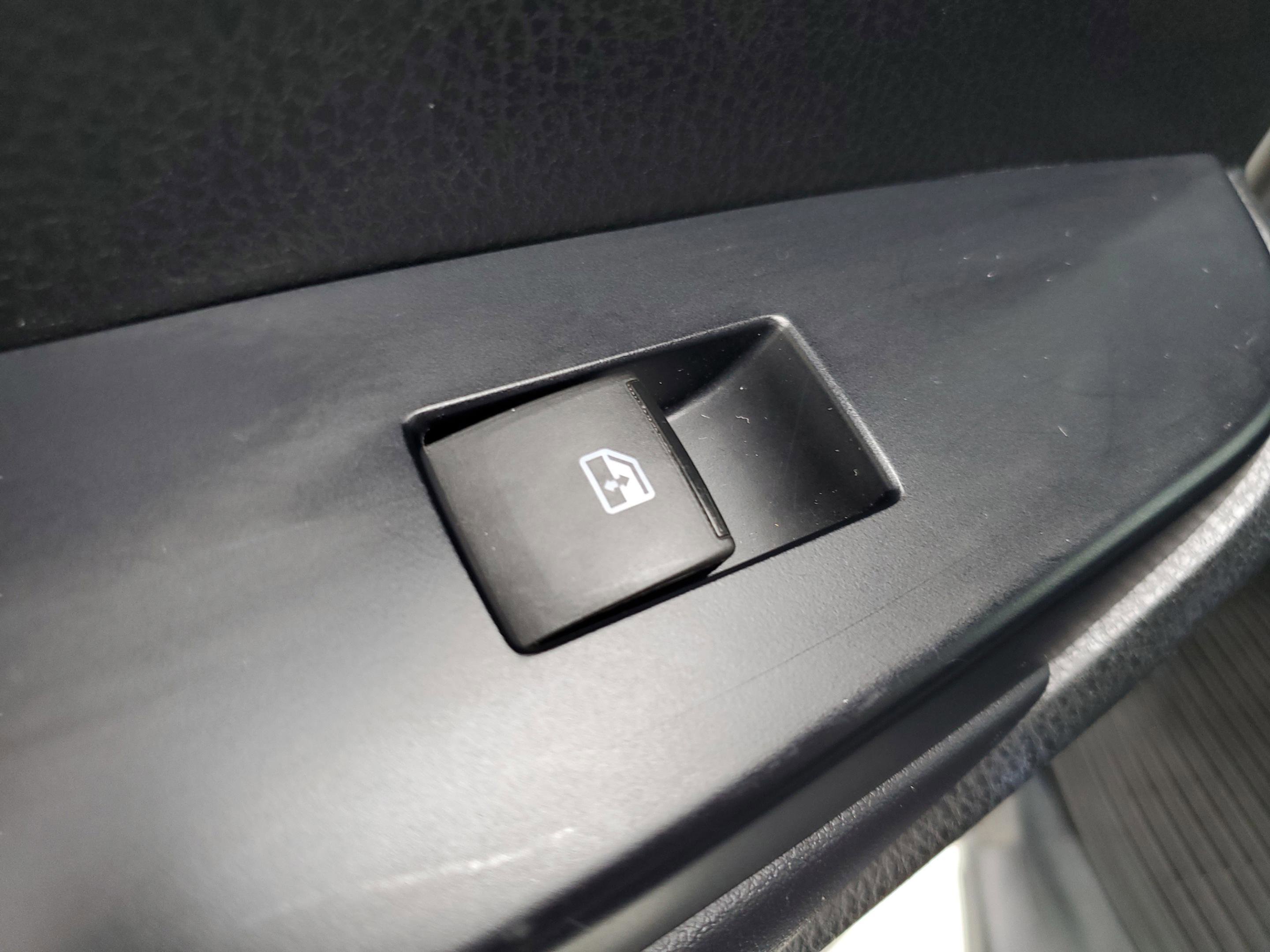 Used 2016 Toyota Highlander XLE AWD/4WD image 15
