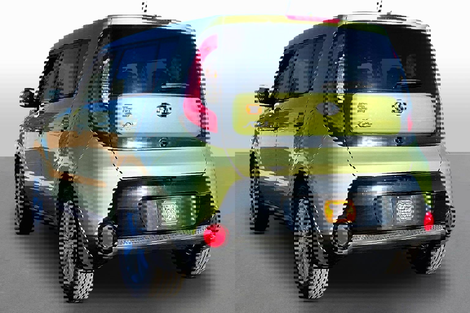 Used 2016 Kia Soul + image 11